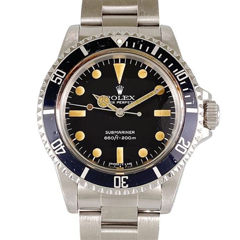 The Rolex Submariner 5513: An Iconic Dive Watch with Timeless Appeal.